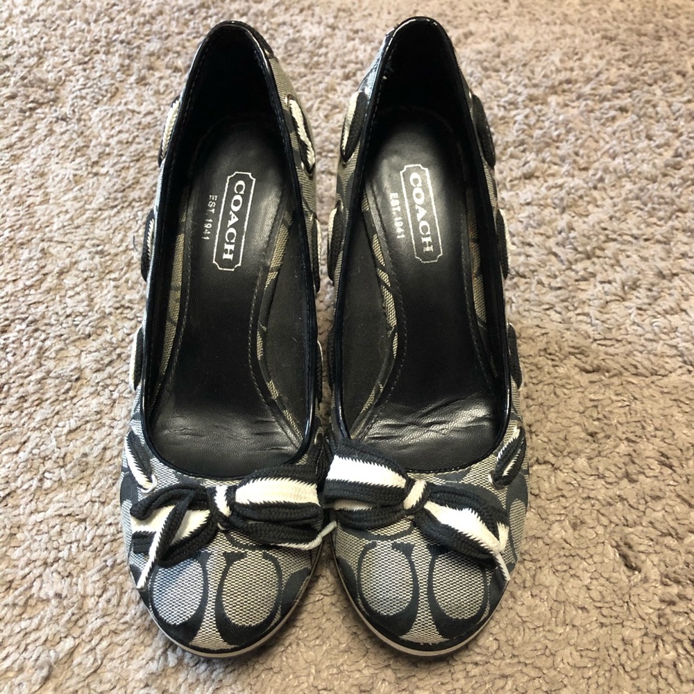 AUTHENTIC COACH Wedge shoe- gray/black/white sz 7
